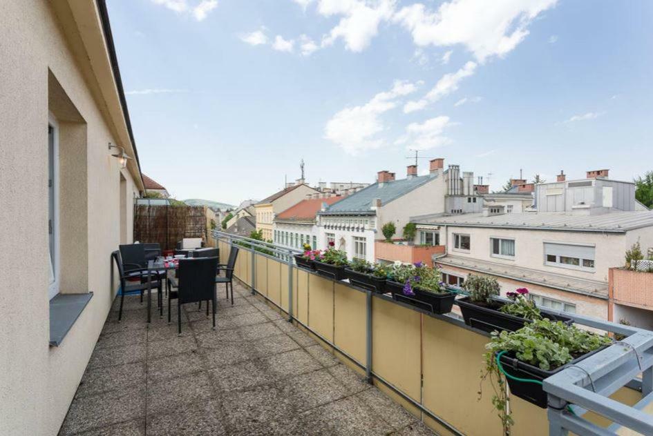 Apartment Visit Vienna Roof Terrace Morning Sun Exterior photo